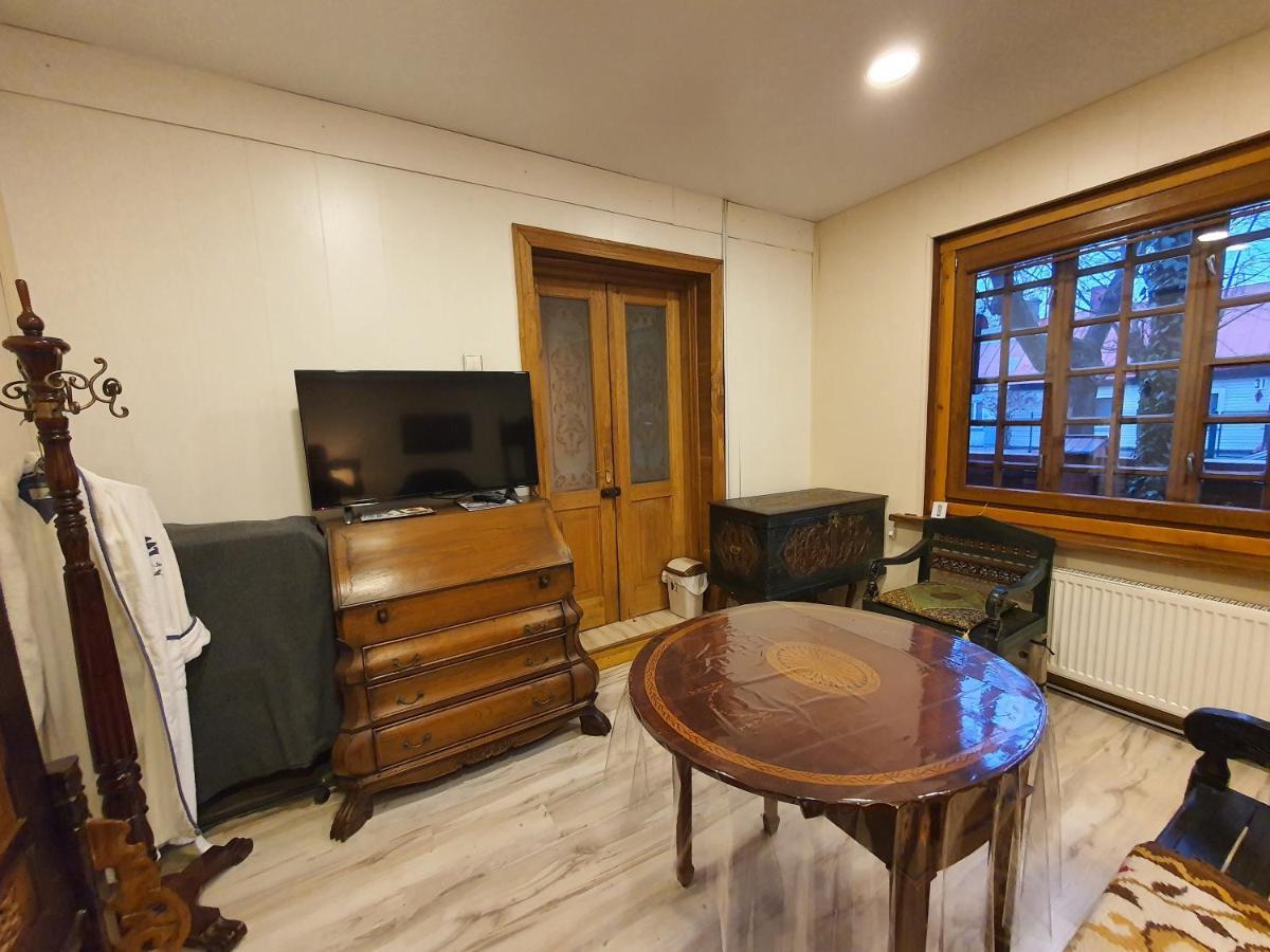 Pas Birute Hotel Kaunas Bagian luar foto