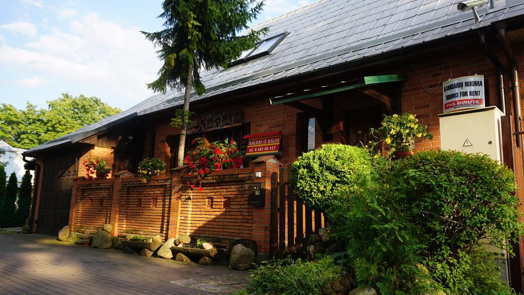 Pas Birute Hotel Kaunas Bagian luar foto